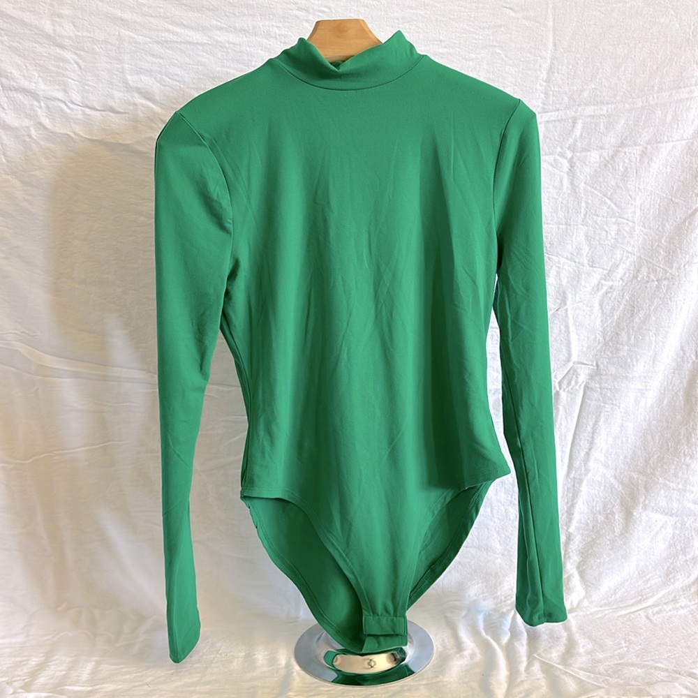 *NWT* The Willow Tree Green Turtleneck Bodysuit